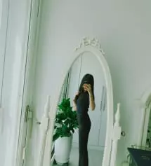 한번 사서 며칠 입어봤는데 넘 예뻐서 이번에 두번째 구매 후 리뷰 남겨봅니다. 일단 착