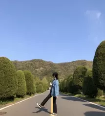 허리나 다리 통 때문에 맨날 슬렉스 입으면 아빠옷이나 누구 옷 뺏어 입은 핏이었는데,