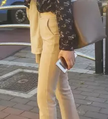 바지가 거의 s까지만 나오다보니 늘 옷이커서 태가 안나기 때문에 슬랙스를 별로 안입었