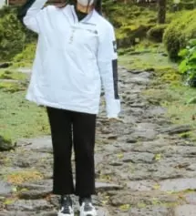 저는 키 153cm에 55정도 입음.
