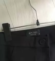 저는 전형적인 하비에요. 골반도 넓구요. 바지 평소에 M사면 허리가 너무 커서 항상 수