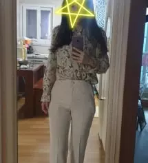 허리가 밴딩이라서 진~~짜진짜 편하고 핏도 정말예뻐요~ 검정색 구매의향 있습니다~!