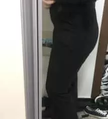 처음에 입을때 허벅지에 걸려서 작은가 걱정했는데 허리부분이 아예 두꺼운 밴드라서 몸