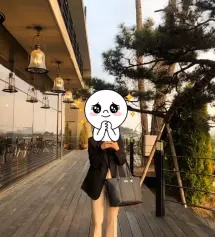 진짜너무이뻐서 언니도 사고 저도 검정색 하나 더 사요ㅜㅠ
