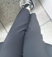 원래 잘입고다니던 슬랙스가 있었는데 배에 살이 찌니까 자크가 저절로 내려가더라구요