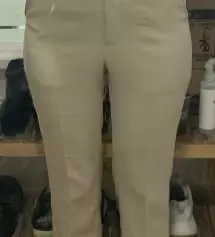 검정색 사고 너무 좋아서 베이지도 구매했어요 ㅎㅎ 근데 바지 실밥이 튀어나온채로 왔