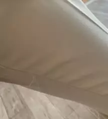 검정색 사고 너무 좋아서 베이지도 구매했어요 ㅎㅎ 근데 바지 실밥이 튀어나온채로 왔