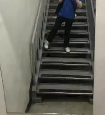 제가 하체비만이 심해서 슬랙스같은걸 입어야 그나마 말라보여요 엄마가 이거 입은거보