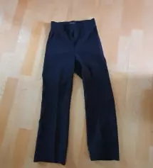 Xs 잘맞아요 근데 148한텐 150 사이즈 쪼금 기네용
