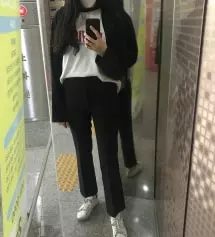 와 일단 쫀쫀한거는 말이필요없네요 진짜편해요 공부할때입어도될정도로 편하고요 핏도