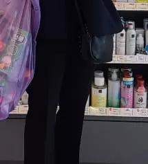 1 원래 25 26입었는데 정사이즈인지 허리딱맞음
