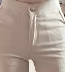 바지 오늘왔는데 지퍼부분이 이상하네요 .. 지퍼가 휜거 같은데 계속 거슬리네요 불량인