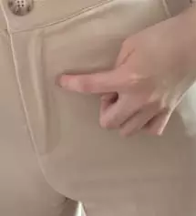 바지 오늘왔는데 지퍼부분이 이상하네요 .. 지퍼가 휜거 같은데 계속 거슬리네요 불량인