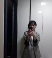 하이웨스트라 다리가 길어보여서 좋네요 ㅎㅎ 다만, 저한테는 허리가 좀 큰것 같아요. 