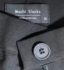 다른 쇼핑몰에서 s를 사도 항상 허리가 커서 벨트를 하거나 골반에 걸쳐서 입는 느낌이