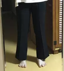 하이 웨스트라 그런지 다리가 갈어보여요 사진은 위에 밴딩 한 번 접은거에요 밴딩 한 