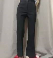 맨날 질질 내려가는 바지만 입다가 딱맞는 바지 입으니까 좋네여 허리는 크지만 골반쪽