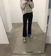 148인데 이런 핏 첨 봐요..ㅠㅠㅠ 근데 다만 허리가 너무 조여서.. 밥먹을땐 풀어야겠더