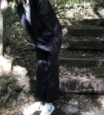 반하이 모찌슬랙스 블랙은 두번째 구매에요. 베이지 색상 s는 딱 맞는데 블랙 s는 허벅