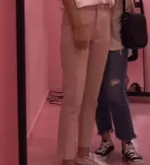 모카베이지 구매했다가 사이즈 미스로 베이지 s로 교환했어요. 항상 검정색만 입다가 베