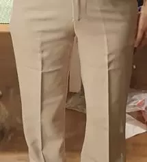 역시 상품평대로 너무예쁘네요 다리도 길어보이고 반 하이웨스트라 너무맘에들어요 허리