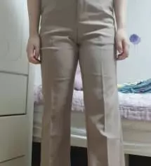 면접보고 다닐때 맨날 검정슬렉스만 입기 질리고 뭔가 하의에 다른색으로 포인트주고 싶