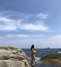 길이는 살짝 긴 감이 있었지만 다리길어보이는 핏이어서 아주 만족했습니다
