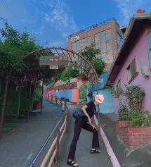 허리22/힙36  사람입니다. 골반 때매 m샀는데 신축성 때문에 s사도 될뻔했어요! 저는 허