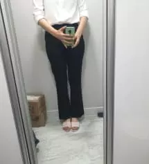 직접 사진찍으니 카메라가 아래로 가있어서 다리 짧아보이게 나왔지만 정말 다리도 길어