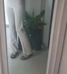 긴 기장을 좋아해서 기장을 한사이즈 크게 주문했어요 . 기장은 물론이고 컬러 , 피팅감