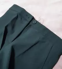 사진처럼 윗부분이 전체가 깔끔하게 밴딩??쫀쫀하게 처리되어 있어서 옷 집어넣어서 입