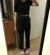 키 150 / 몸무게 41~42 입니당 . XXS를 샀다가 XS 로 교환했는데 허리밴딩 부분이 저 같