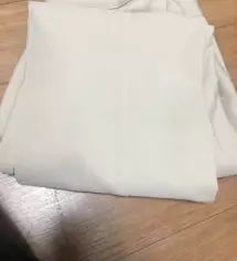 리뷰는 다들 예쁘다고 칭찬이 일색이던데 제가 생각한 베이지 색상보다는 누런색이에요