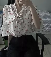 찐으로 밴딩이 허리를 이쁘게 감싸줘서 허리랑 골반이 진짜 이쁘게 보여요 ㅠㅠㅠ어떤 