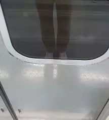 진짜 편하고 ㅠㅠ 다리도 길어보여요~~ 제가 하비에.. 일자다리라 절대 스키니 못입는데