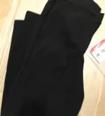 일단 편해요 근데 좀 큰사이즈로 샀는데도 딱딱한 재질이 아니다보니 팬티 라인이 보여