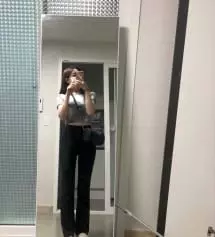 일부로 길게 입고 싶어서 170으로 샀는데 생각보다 너무 길어서 한 단 잘랐어요 ㅜㅜ 그