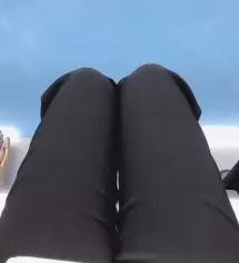 허리 밑위가 좀 긴편이에요! 배꼽까지? 그래도 허벅지에 맞춰서 사면 허리가 늘 컸었는