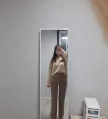 제가 허리가 날씬한 편인데도 불구하고 S입으니깐 허리는 쪼금 쨍겼어요!근데 스판끼가