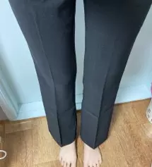 집에 검정 슬랙스가 많아서 
