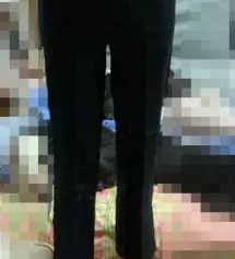 완전 이뻐요 허리도 진짜 잘맞고 단추 구녕이 좀작아서 넣기 힘들긴한데 진짜 이뻐요