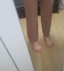 사이즈 정말 딱이에요! 두께감도 딱 가을 겨울 입기 좋은 두께에요! 핏도 넘 예뻐서 색