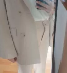 옷 보자마자 너무 예뻐서 구매했는데 받아보니 역시나 예쁘더라구요! 근데 아쉬운건 보