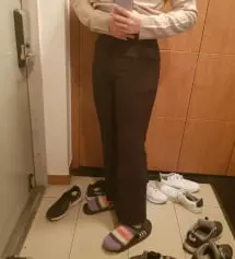 입어보고 나서 이 바지가 왜 제일 인기가 많은지 알게됬어요 쫀쫀하고 스판끼가 좋아서