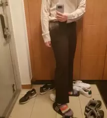 입어보고 나서 이 바지가 왜 제일 인기가 많은지 알게됬어요 쫀쫀하고 스판끼가 좋아서