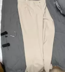 핏이 일단 너무 이쁘고 고무밴딩도 잘 늘어나요 ! 괜히 인생바지가 아니에요 !!