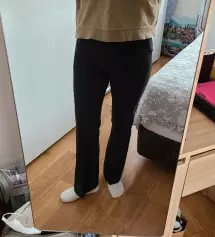 사이즈 재입고를 기다렸다가 받은 옷이라 받자 마자 신나서 입어봤어요. 아는 동생의 추