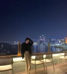 딱맞구 좋아요 찰랑찰랑 길이도 키 165에 발등 덮는길이로 이뻐요 색도 쫌 맑은 베이지