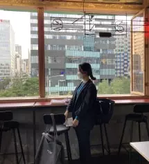 기본 색상으로 두번째 구매했어요. 원래 s사이즈 입는데, 모카색상 s 시켰더니 조금 타