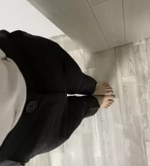 허리랑 허벅지가 좀 여유있어서 다음엔 xs로 하나 더 구입해야겠어요!  전체적으로 핏이